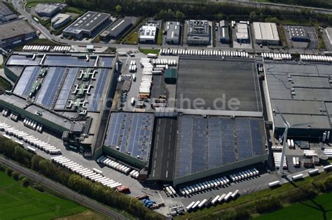 Luftaufnahme Halle Gebäudekomplex und Logistikzentrum auf dem Gelände