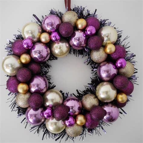 Christmas bauble wreath | Christmas wreaths diy, Bauble wreath, White christmas ornaments