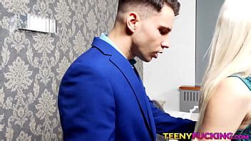 Adorable se pone guapa para la seducción erótica XVIDEOS