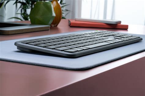 Logitech Launches Signature Slim K Wireless Keyboard Dnyuz