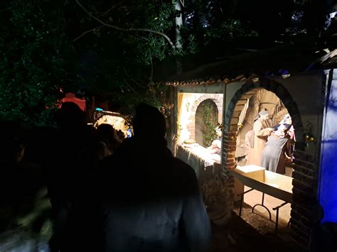 La magia del Natale a Castanea, migliaia di visitatori per il presepe