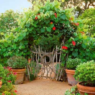 A força de um Portal inspirando idéias para portões de casas e jardins