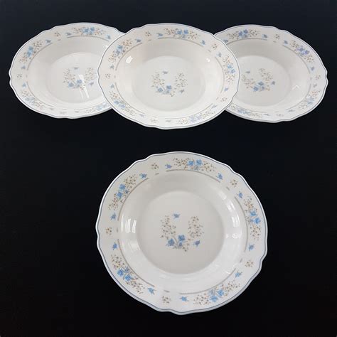 Arcopal Romantique 9 Inch Large Rim Soup Bowl Set Of 4 Milk Glass