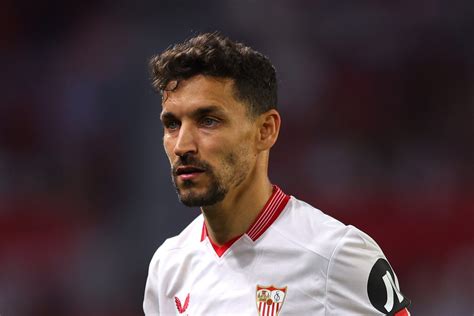 Jesus Navas To Stay At Sevilla After Being Offered Lifetime Contract