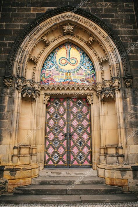 Una Hermosa Puerta Antigua A La Catedral Cat Lica Ubicada En La Ciudad