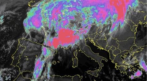 Un Promontorio Di Alta Pressione Di Matrice Africana Continuer A