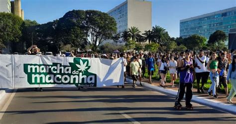 Marcha da Maconha 2023 ocorre em Brasília pautas de justiça social