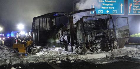 Nach LKW Brand Auf Der A1 Weiterer Unfall Auf Der Gegenfahrbahn Schwerte