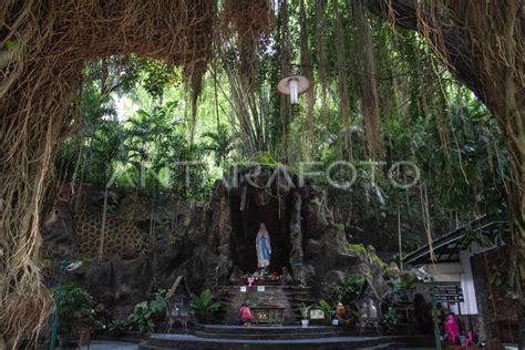 Wisata Rohani Gua Maria Sendang Sriningsih Antara Foto