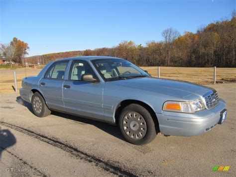 2005 Light Ice Blue Metallic Ford Crown Victoria 56087100 Photo 2 Car Color