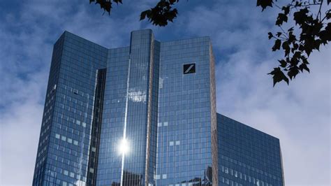 Drittes Quartal Deutsche Bank überrascht mit Gewinn WELT