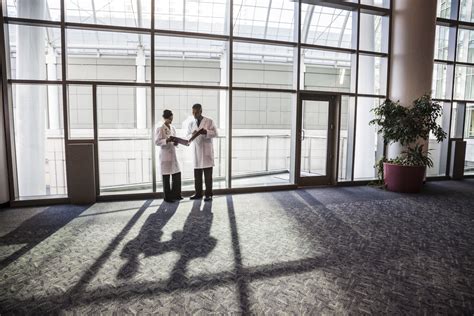 5 Reasons Hospital Windows Should Have Window Tinting