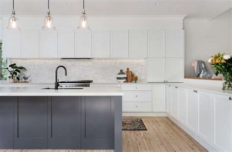 Achieve A Timeless Look With Kinsman S Shaker Kitchen Cabinets