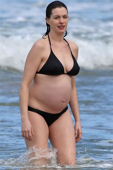 Pregnant Anne Hathaway In Bikini At A Beach In Hawaii The Best