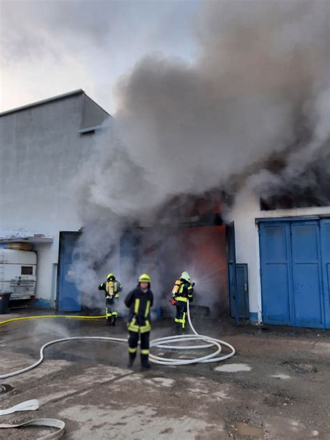 Polizei Report Plauen Vogtland Brand Einer Lagerhalle In Limbach