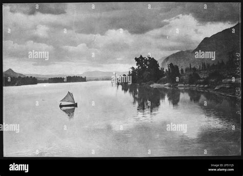 Oregon. Evening on the Columbia River near The Dalles Stock Photo - Alamy