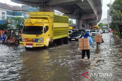 Masyarakat Diminta Waspada Potensi Banjir Rob Sulsel Februari