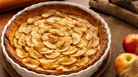 The Trader Joes Apple Tart Ina Garten Loves To Use For Entertaining