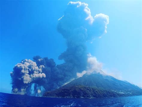 Droni In Volo Sullo Stromboli Scoperti Crateri Attivi Sul Vulcano