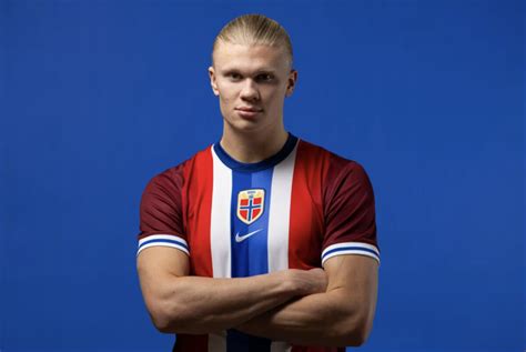 Seafood Norway signs football star Erling Haaland - Fish Farmer Magazine