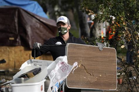 Newsom Orders California State Agencies To Start Clearing Homeless