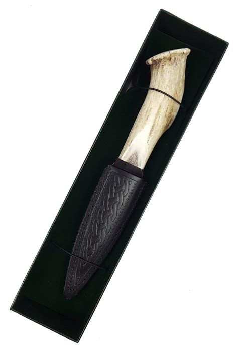 Sgian Dubh With Damascus Blade And Unique Stag Horn Handle