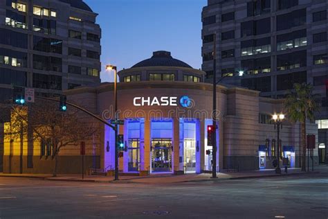 CHASE Bank Main Branch Pasadena Editorial Stock Image - Image of town ...