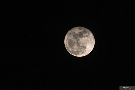 Fenomena Super Blue Moon Di Malang ANTARA News Jawa Timur