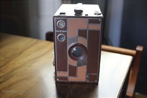 Antiques Atlas Kodak Brown No2a Beau Brownie Art Deco Box Camera