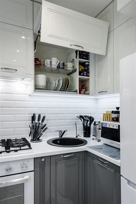 красивая светлая кухня