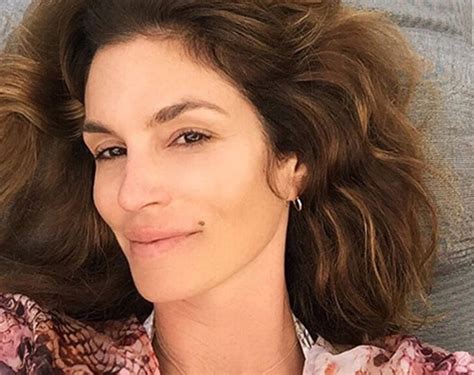 Cindy Crawford Selfie Senza Makeup Per I Suoi 50 Anni Gossip