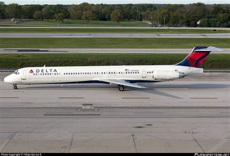 N919DE Delta Air Lines McDonnell Douglas MD 88 Photo By Felipe Garcia R