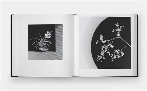 Mapplethorpe Flora The Complete Flowers 9781838668211 Holborn Mark Levas