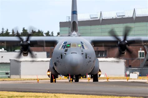 5 Fast Facts On The Us Navys New E 130j Tacamo