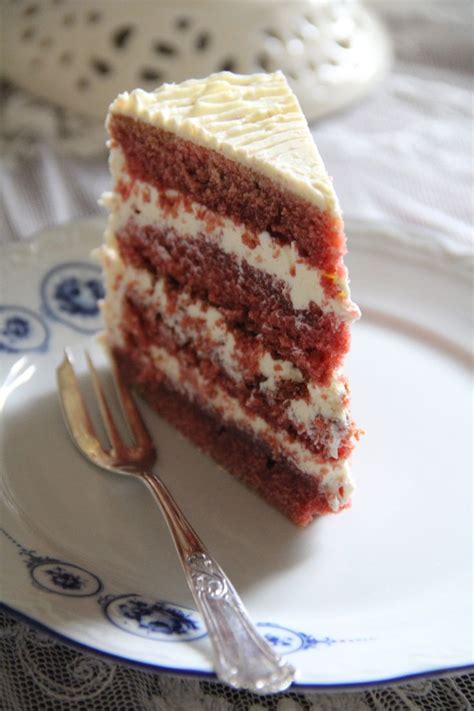 червоний оксамит з згущеним молоком buttercream | Dolci, Torte