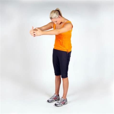 Upper Back Stretch by Ömer Köseoğlu - Exercise How-to - Skimble