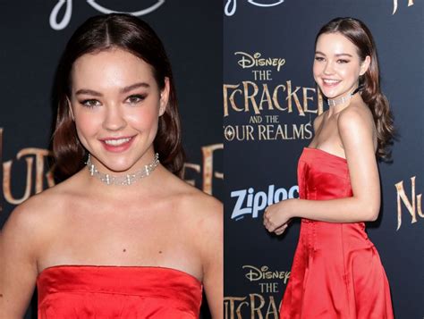 Hailee Steinfeld Nude Sex Scene Photos Videos Celeb Masta