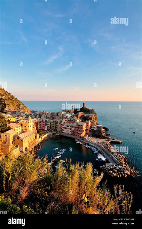 Vernazza Village At Sunset Hi Res Stock Photography And Images Alamy