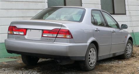 Isuzu Aska IV 1997 - 2002 Sedan :: OUTSTANDING CARS