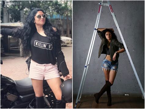FIR Actress Kavita Kaushik Looks Smoking Hot In Her Latest Photo Shoot
