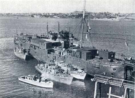 Philomel At Devonport Naval Base 1940s Nzhistory New Zealand