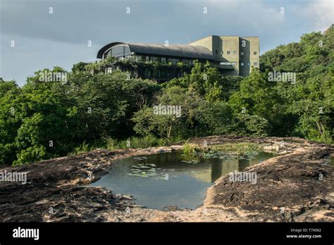 Herencia Kandalama Hotel Sri Lanka Diseñado Por Geoffrey Bawa