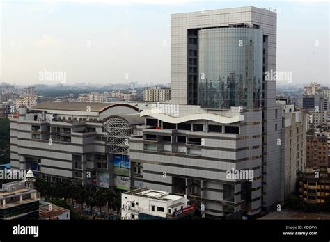 Bashundhara City Shopping Mall Hi Res Stock Photography And Images Alamy