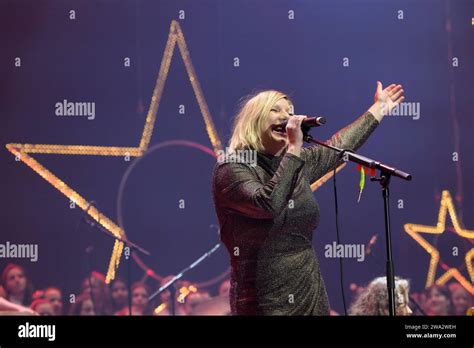 Claudia Koreck Bei Wir Singen Gemeinsam Weihnachtslieder In Der