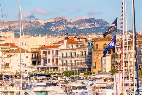 CAMBRILS SPAIN SEPTEMBER 16 2017 View Of Port And Museu D Hist Ria