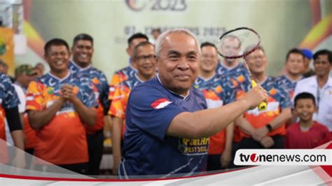 Gubernur Kaltim Isran Noor Buka Kejuaraan Bulu Tangkis Bayan Open