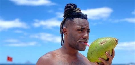 Volume Na Sunga De Pel Milflows Vira Assunto Na Web Guia Gay S O Paulo