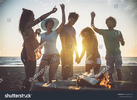 3,087 Beach party bbq Images, Stock Photos & Vectors | Shutterstock