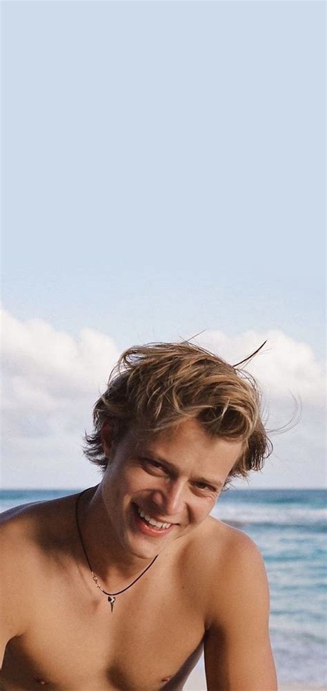 Wallpaper Outer Banks Jj Maybank Outer Banks Hot Actors Outer Banks Nc