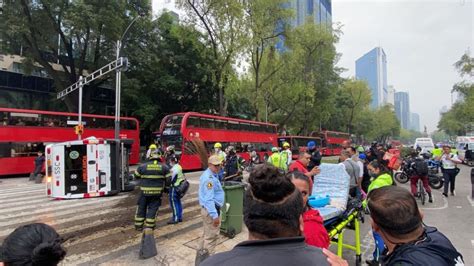 La Jornada Choca Ambulancia En Paseo De La Reforma Hay Cuatro Lesionados